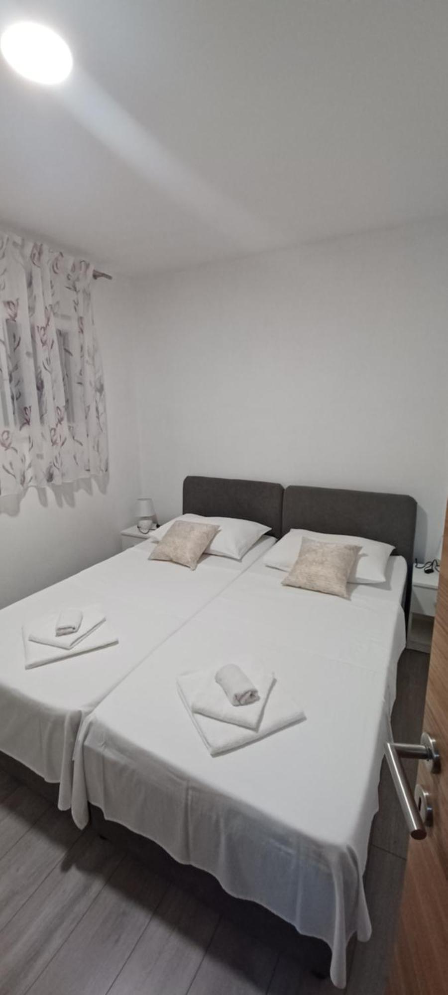 Apartment Neva Split With Free Private Parking Space Экстерьер фото